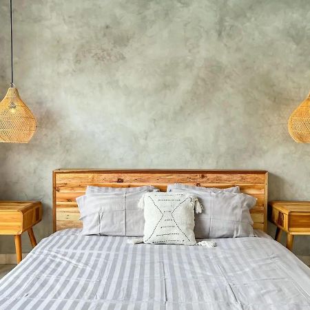 Island Boy Guest House Canggu Buitenkant foto