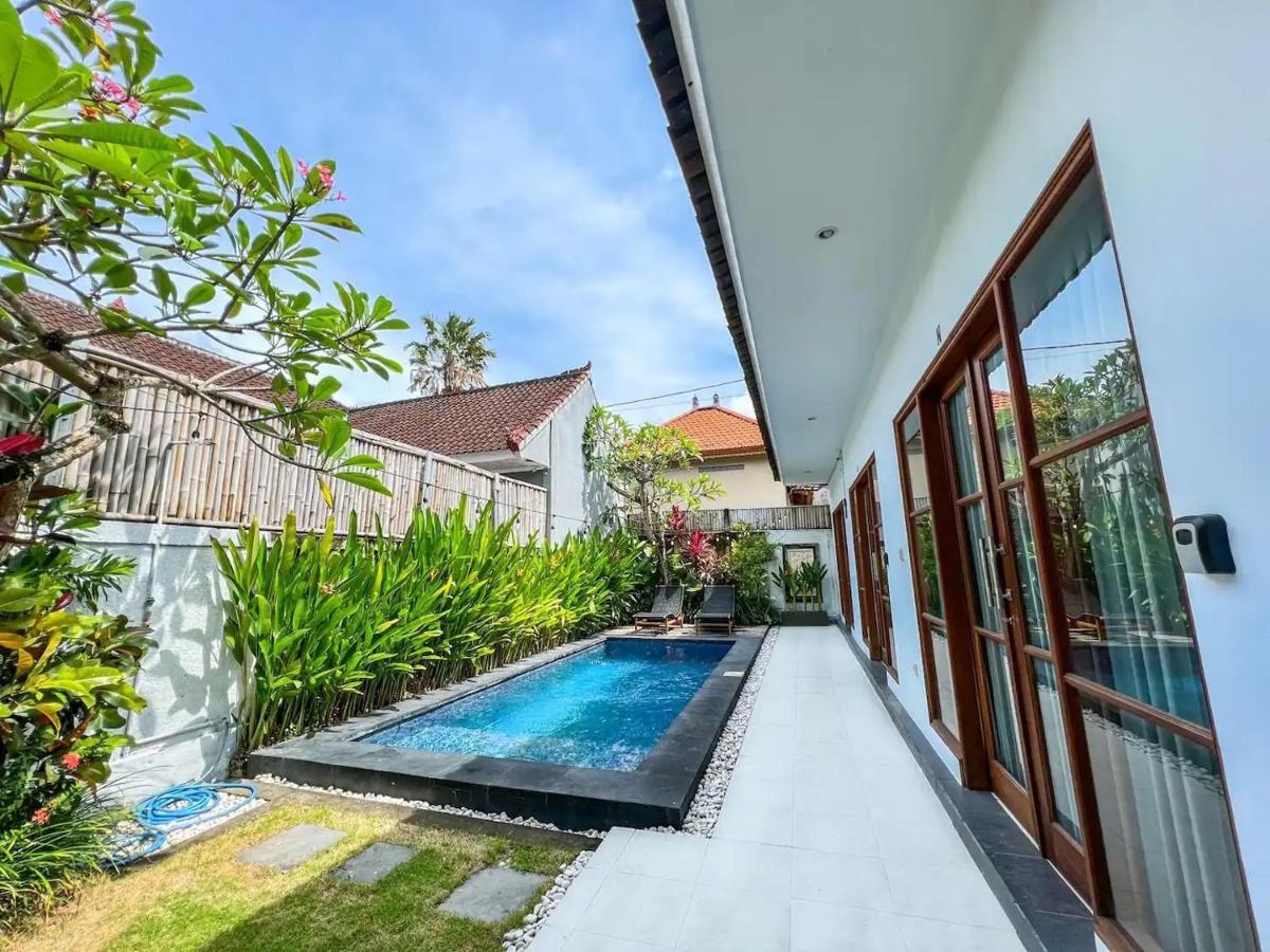 Island Boy Guest House Canggu Buitenkant foto